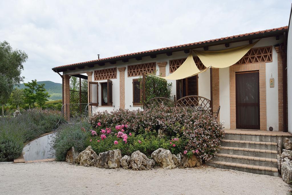 Agriturismo I Granai Crocemaroggia Exterior photo