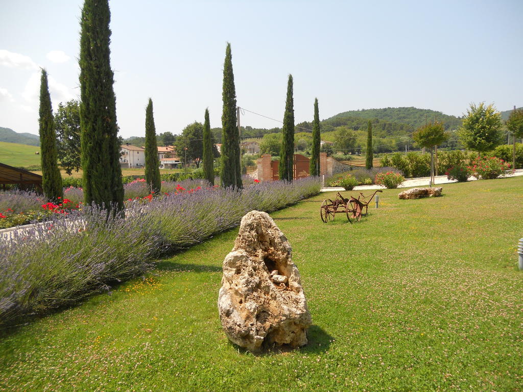 Agriturismo I Granai Crocemaroggia Exterior photo