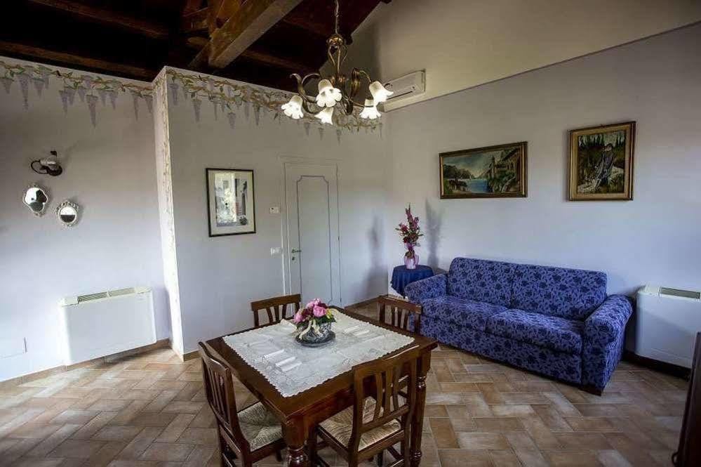 Agriturismo I Granai Crocemaroggia Exterior photo