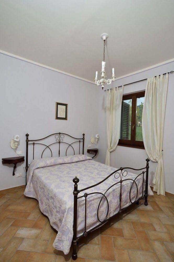 Agriturismo I Granai Crocemaroggia Exterior photo