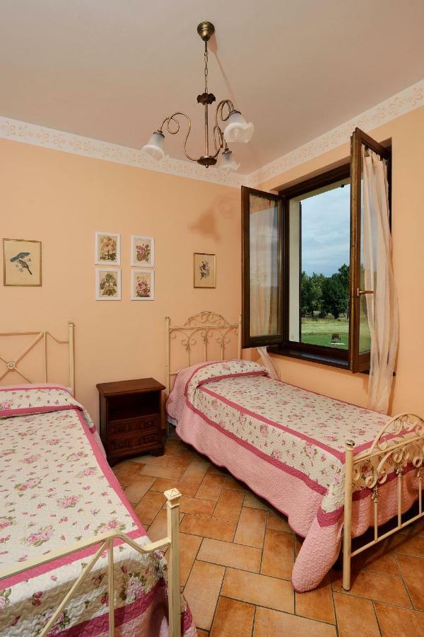 Agriturismo I Granai Crocemaroggia Exterior photo
